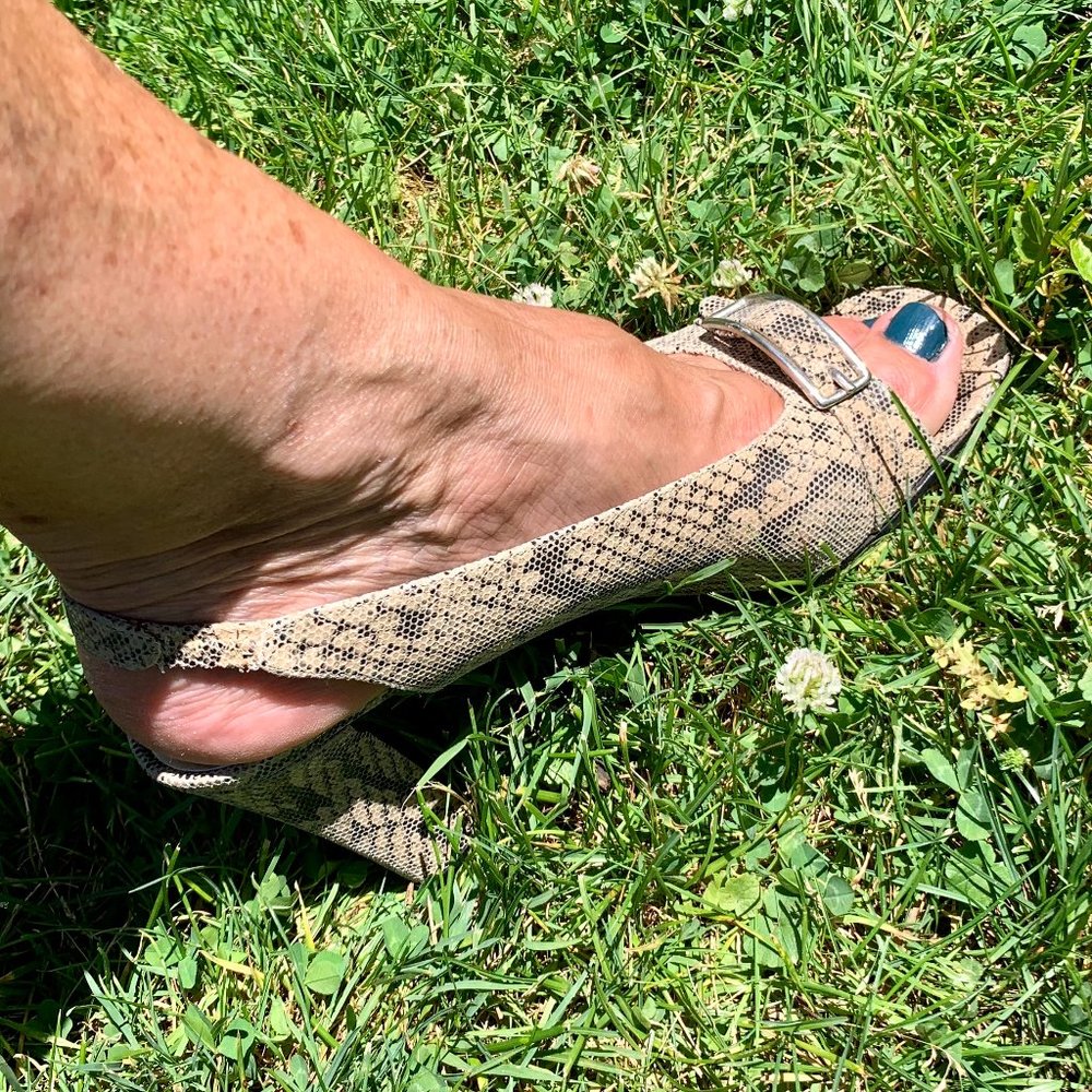 Bill Blass leather, snake print, sling-backs, 8 - Picture 15 of 16